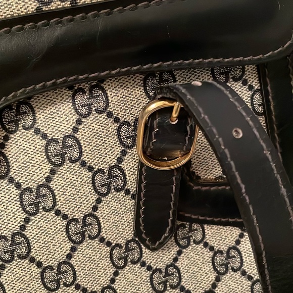 ❌Price Drop❌Authentic Gucci Tote  Leather /Shoulder Bag Cursive. - Picture 12 of 13